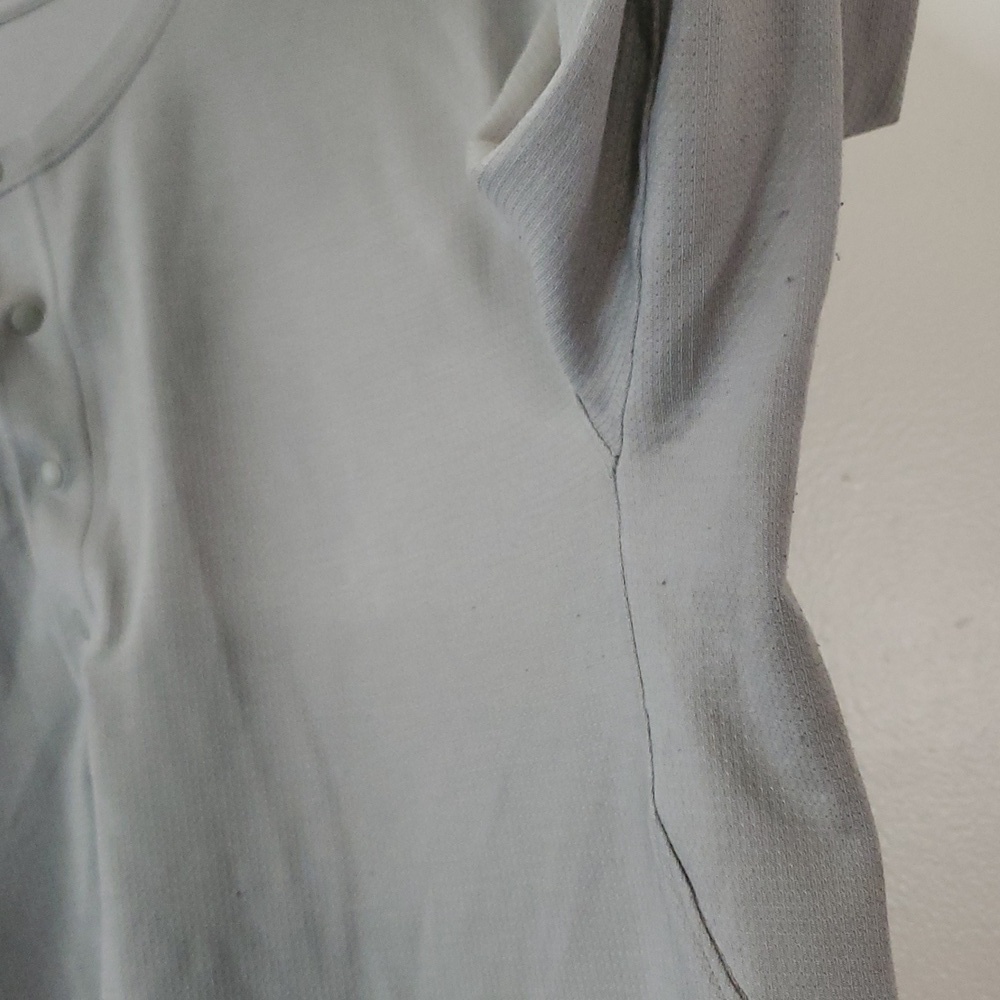 Lululemon Henley Top Mens Longsleeve Button Closure Size Medium - Picture 5 of 11